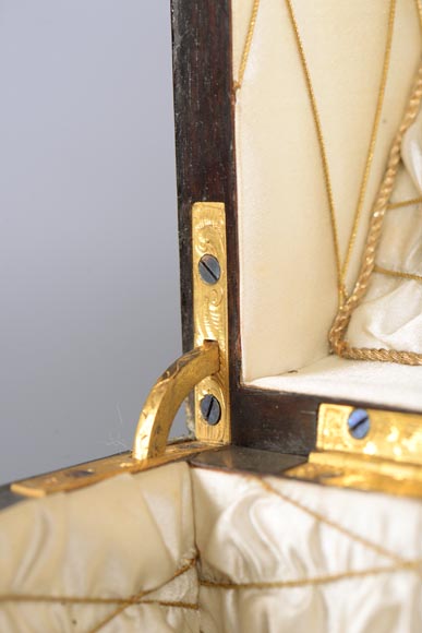 阿方斯.吉鲁公司(ALPHONSE GIROUX & Cie)-公爵冠冕下方贴着首字母“D.B.”落款的小号多瓣盒-9